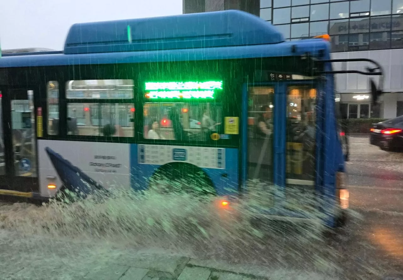 Mưa lớn gây thiệt hại nghiêm trọng tại Hàn Quốc