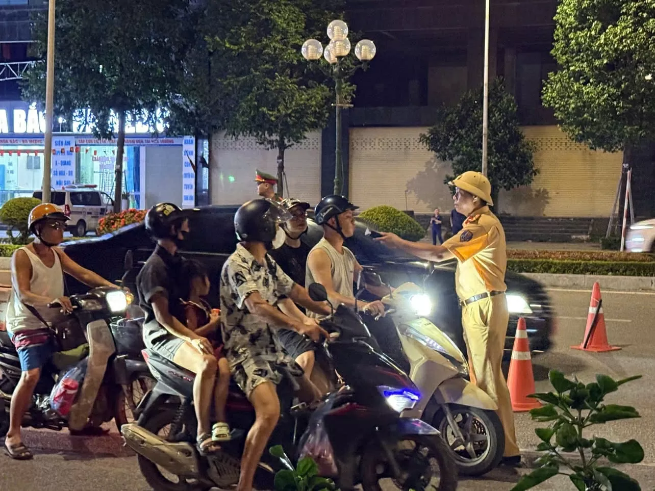 Cảnh sát giao thông Công an tỉnh Bắc Ninh xử lý hơn 141 thanh thiếu niên đua xe trái phép Cảnh sát giao thông Công an tỉnh Bắc Ninh xử lý hơn 141 thanh thiếu niên đua xe trái phép