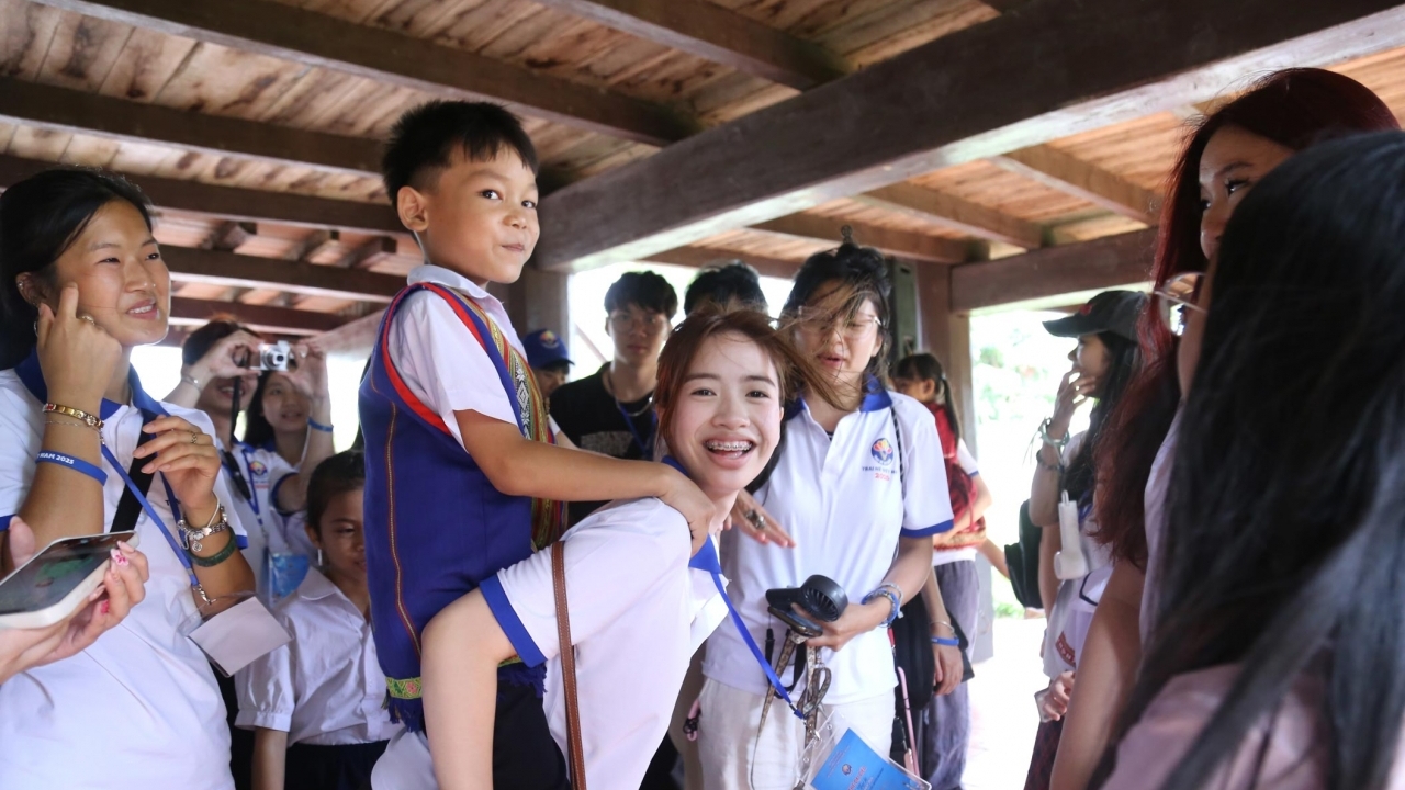 Trại hè Việt Nam 2025: Xóa nhòa khoảng cách giữa kiều bào và trẻ em Kon Tum