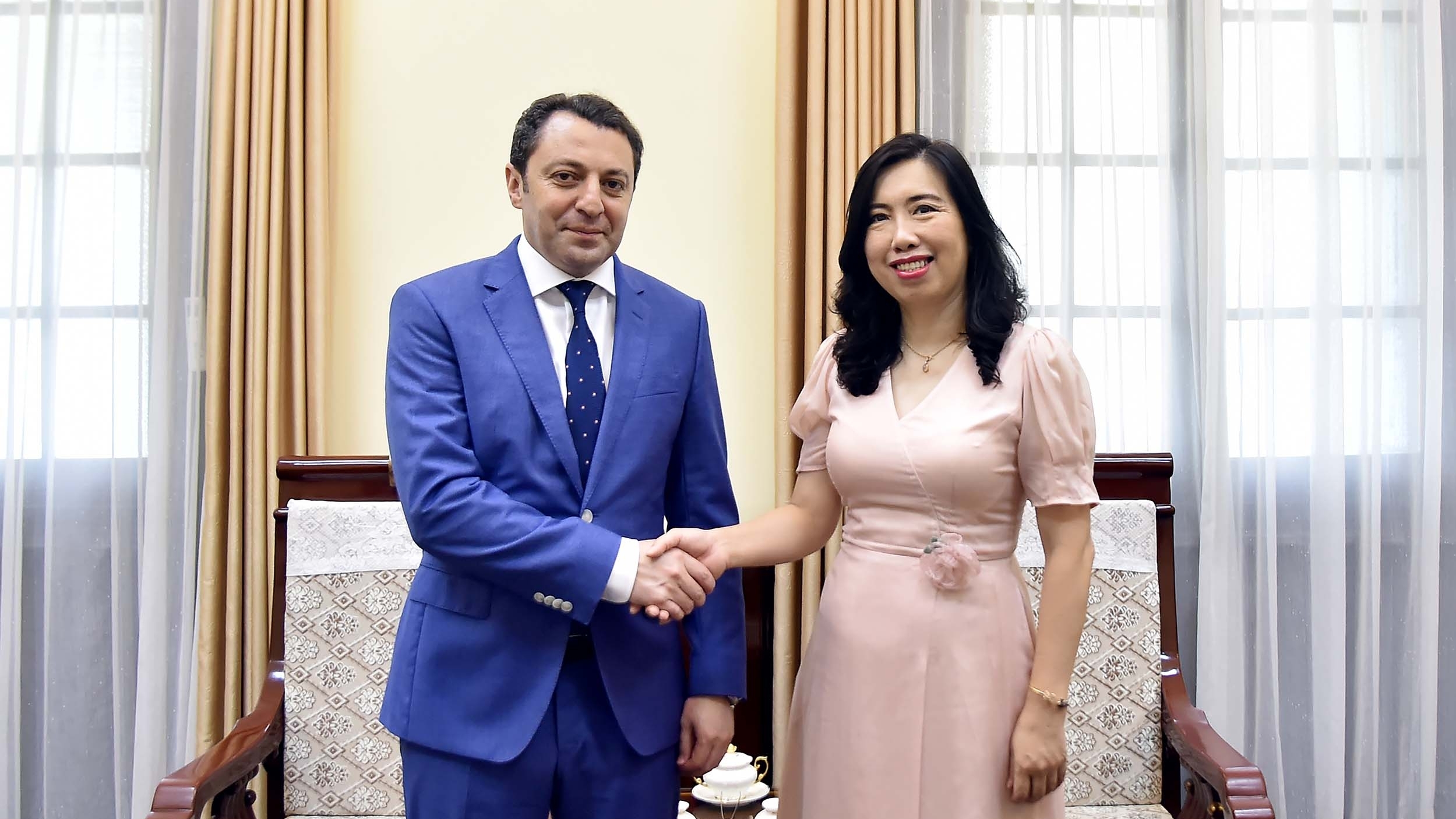 Thứ trưởng Ngoại giao Lê Thị Thu Hằng tiếp Thứ trưởng Ngoại giao Cộng hòa Azerbaijan