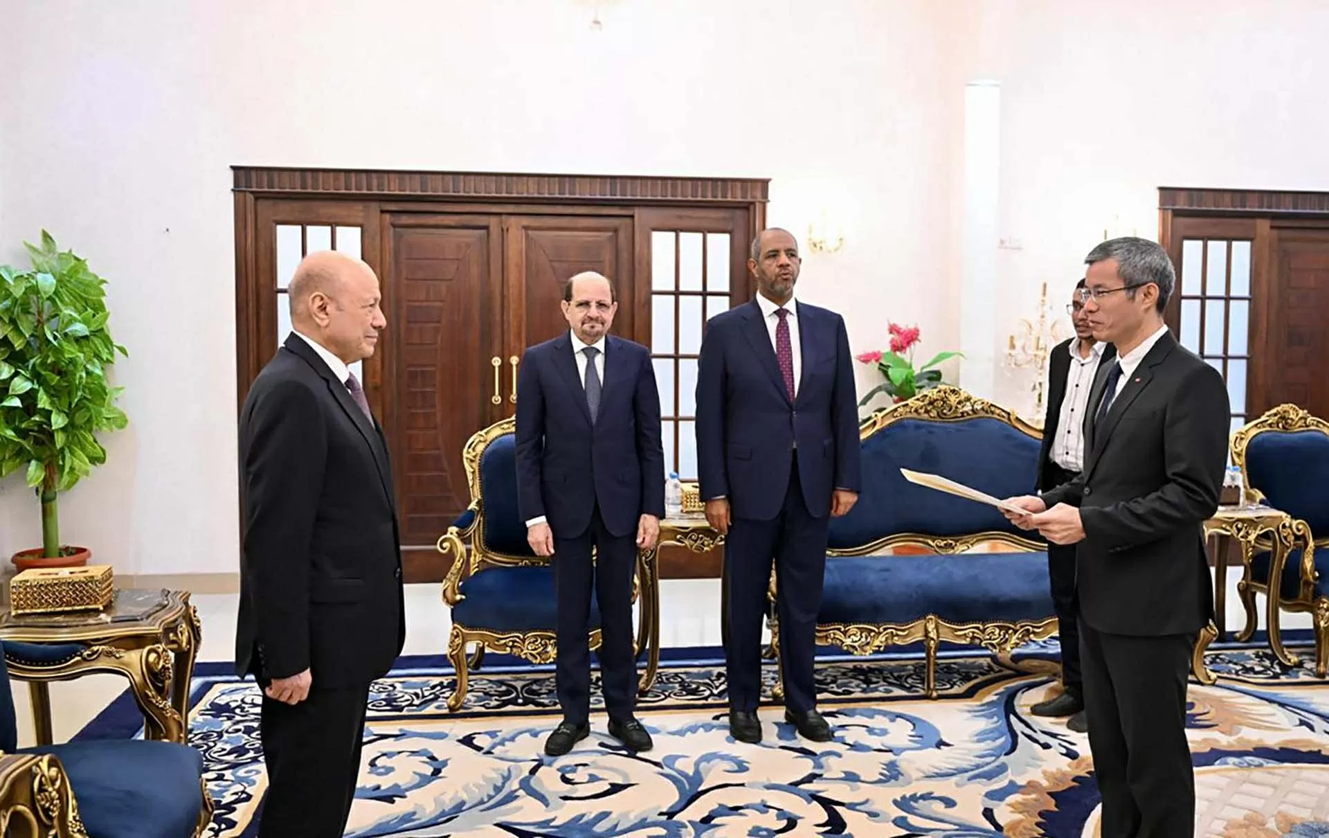Đại sứ Hoàng Hữu Anh trình Thư ủy nhiệm lên Chủ tịch Hội đồng Tổng thống Yemen