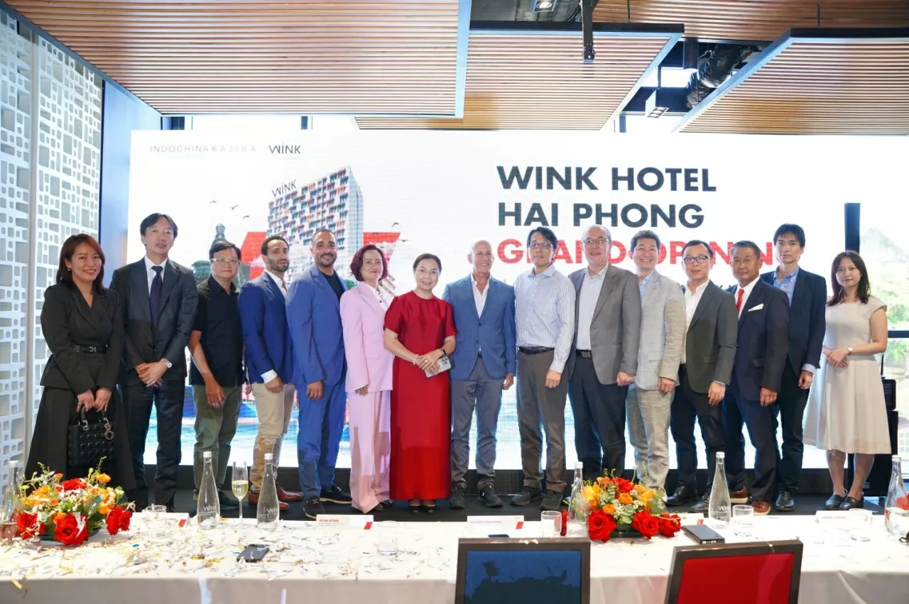 Bà Nguyễn Thị Vân Anh, Phó Chủ tịch UBND phường Hồng Bàng và các đại diện Kajima Corporation, Indochina Capital, Indochina Kajima cùng các đối tác tại buổi lễ. (Nguồn: Wink) Bà Nguyễn Thị Vân Anh, Phó Chủ tịch UBND phường Hồng Bàng và các đại diện Kajima Corporation, Indochina Capital, Indochina Kajima cùng các đối tác tại buổi lễ. (Nguồn: Wink)