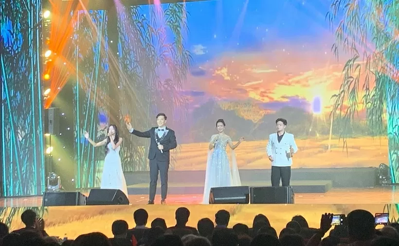 Hoà chung khúc ca tình hữu nghị Việt Nam-Trung Quốc