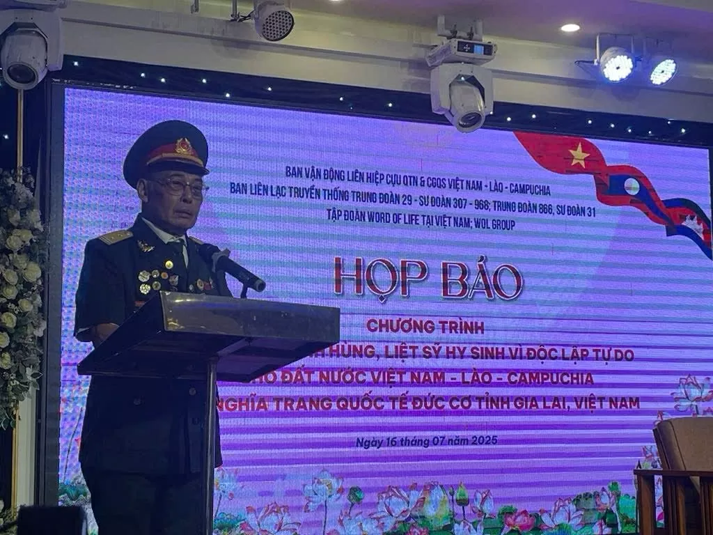 Ông Lê Xuân Trọng, Trưởng ban Vận động Liên hiệp Cựu quân tình nguyện và Chuyên gia quân sự Việt Nam-Lào-Campuchia, Trưởng ban Tổ chức phát biểu.