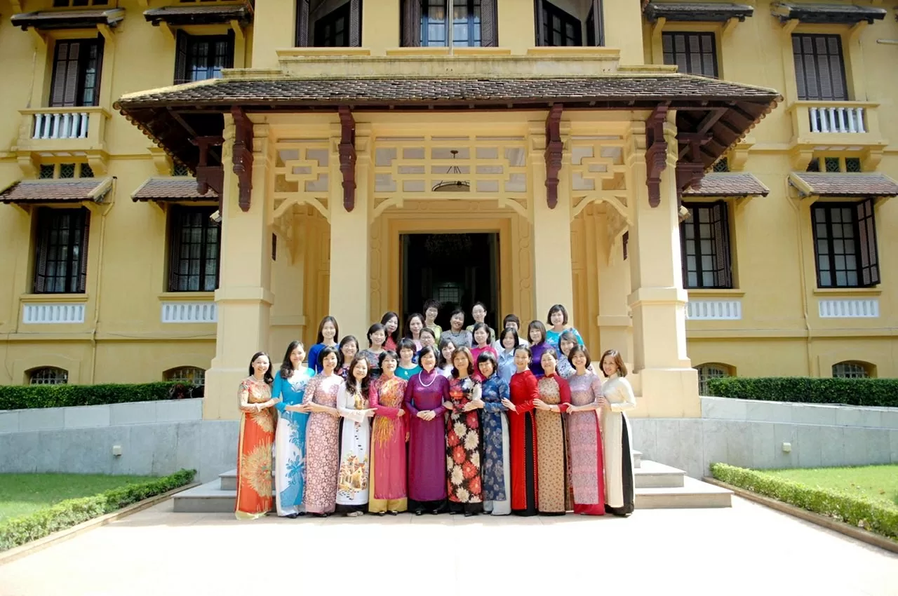 Đại sứ Nguyễn Thị Nguyệt Nga: Một người chị, một hình mẫu, một nguồn cảm hứng Đại sứ Nguyễn Thị Nguyệt Nga: Một người chị, một hình mẫu, một nguồn cảm hứng