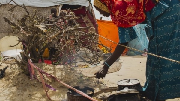 Khoảng 1 tỷ người dân châu Phi sử dụng nhiên liệu ô nhiễm để nấu ăn