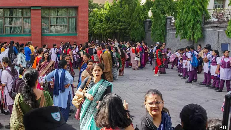 Hơn 60 trường học ở Ấn Độ bị đe dọa đánh bom