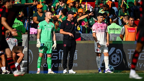 Leverkusen thua đau 1-5 trong ngày Ten Hag ra mắt