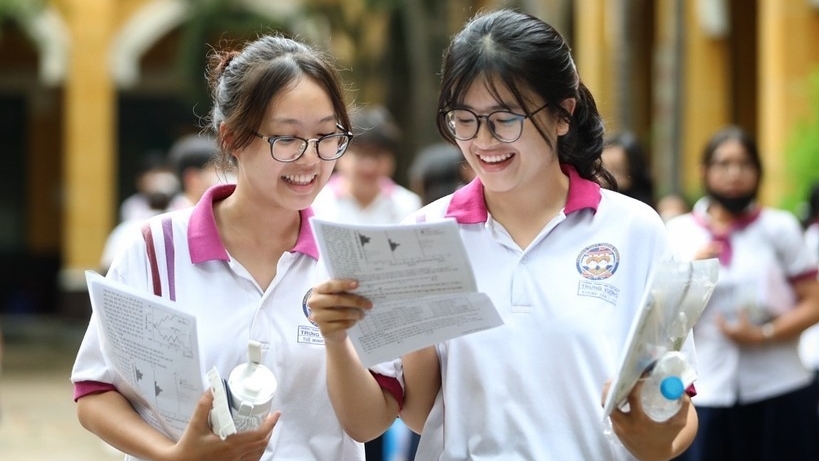 Tuyển sinh đại học 2025: Hơn cả điểm số, bạn trẻ hãy tỏa sáng theo cách riêng và trở thành phiên bản tốt nhất của chính mình