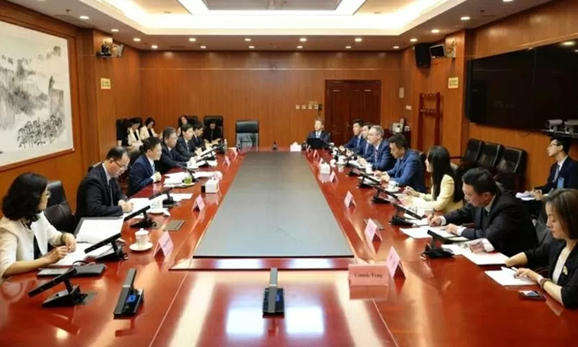 Chủ tịch AmCham Trung Quốc lý giải vì sao doanh nghiệp Mỹ không muốn rời bỏ thị trường tỷ dân, bất chấp căng thẳng thuế quan Chủ tịch AmCham Trung Quốc lý giải vì sao doanh nghiệp Mỹ không muốn rời bỏ thị trường tỷ dân, bất chấp căng thẳng thuế quan