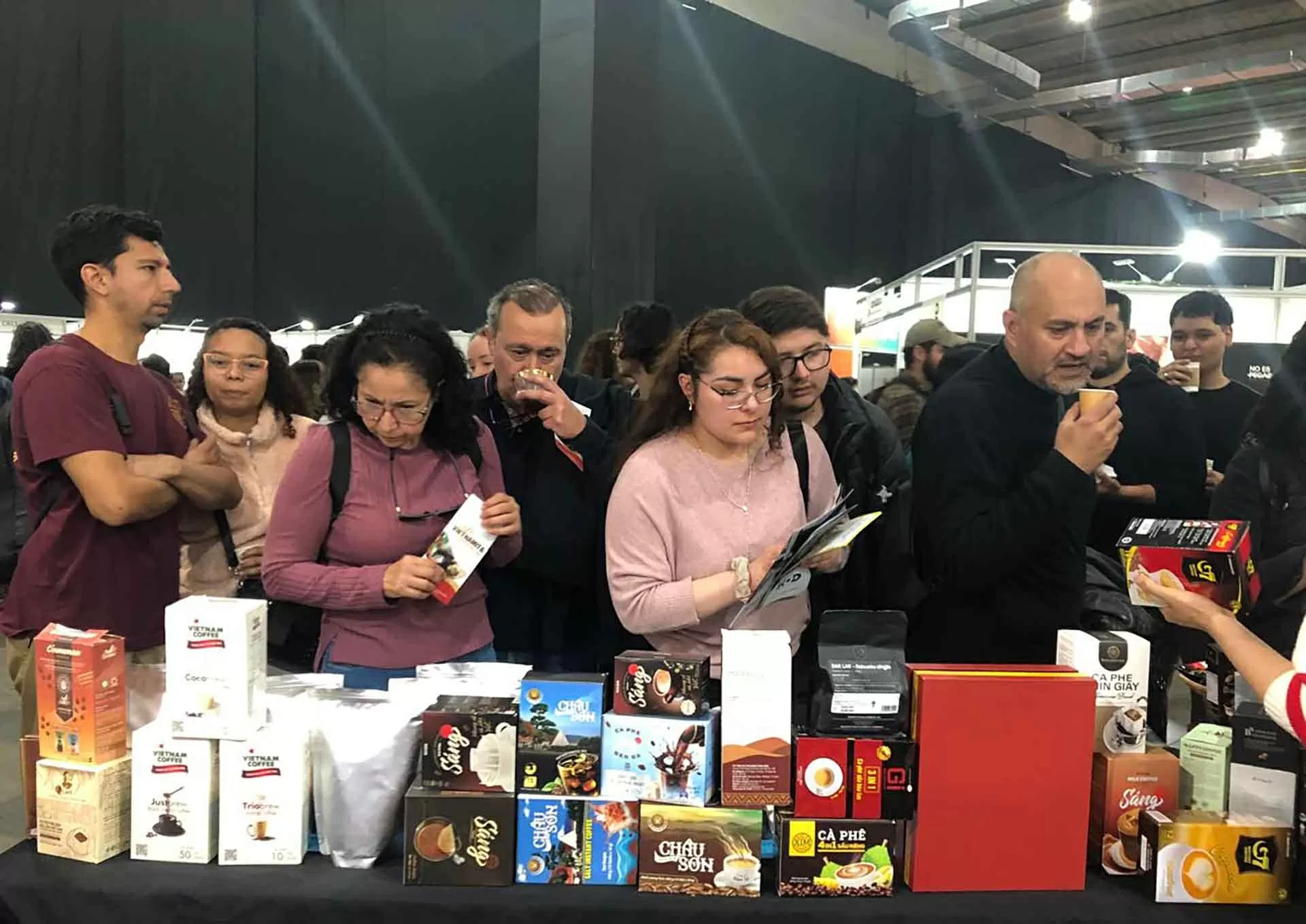 Lần đầu tiên Việt Nam tham gia hội chợ chuyên ngành cà phê lớn nhất Chile: Đưa hương vị cà phê Việt đến với Mỹ Latinh Lần đầu tiên Việt Nam tham gia hội chợ chuyên ngành cà phê lớn nhất Chile: Đưa hương vị cà phê Việt đến với Mỹ Latinh