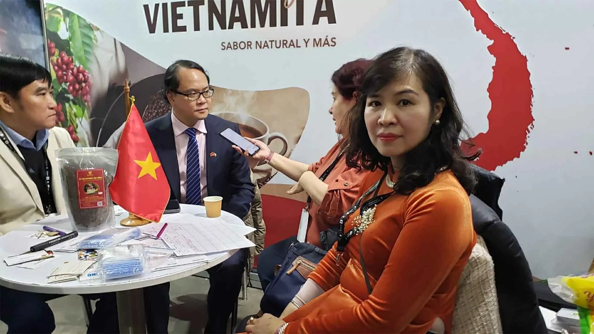 Lần đầu tiên Việt Nam tham gia hội chợ chuyên ngành cà phê lớn nhất Chile: Đưa hương vị cà phê Việt đến với Mỹ Latinh Lần đầu tiên Việt Nam tham gia hội chợ chuyên ngành cà phê lớn nhất Chile: Đưa hương vị cà phê Việt đến với Mỹ Latinh