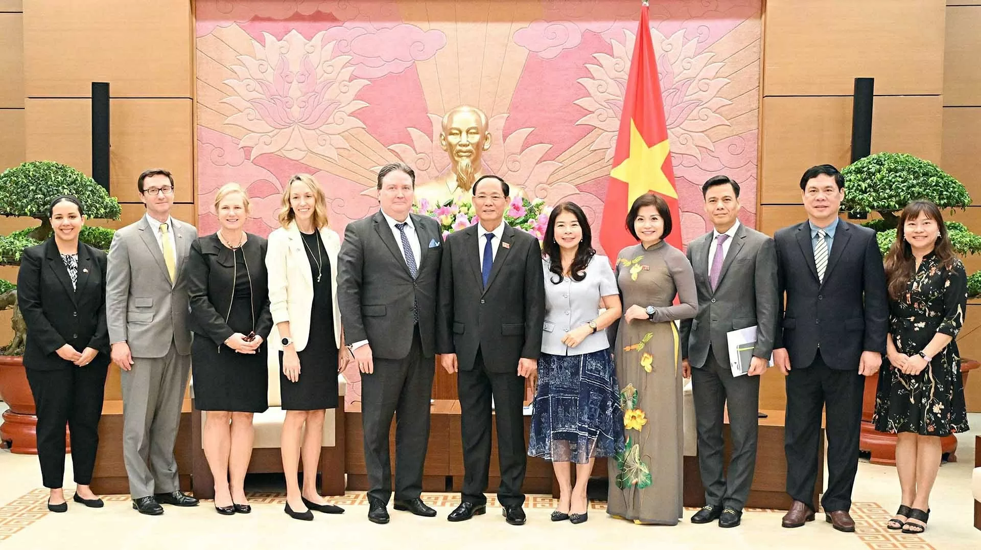 Phó Chủ tịch Quốc hội Trần Quang Phương tiếp Đại sứ Hoa Kỳ tại Việt Nam Phó Chủ tịch Quốc hội Trần Quang Phương tiếp Đại sứ Hoa Kỳ tại Việt Nam