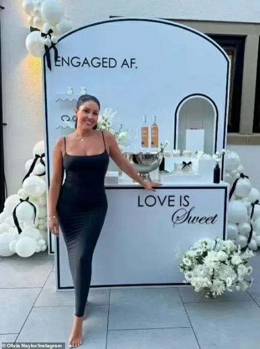 Sao Man City John Stones bí mật tổ chức lễ cưới kéo dài 4 ngày