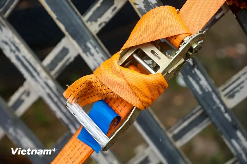 Ứng phó bão số 3, người Hà Nội chủ động gia cố nhà cửa, tài sản