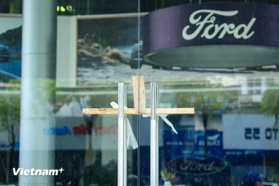 Ứng phó bão số 3, người Hà Nội chủ động gia cố nhà cửa, tài sản