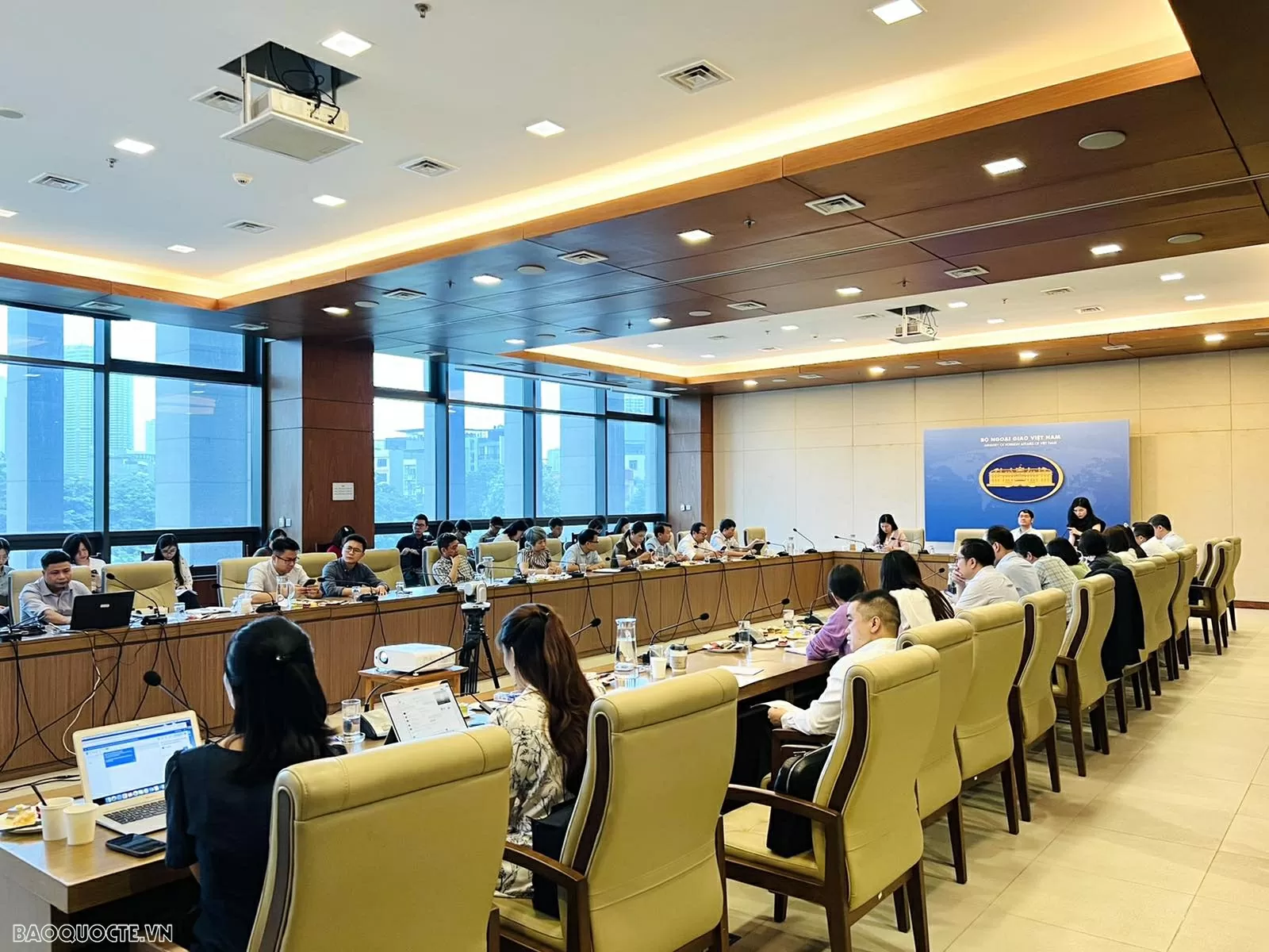 Tăng cường phổ biến, giáo dục pháp luật và tập huấn kỹ năng lập pháp dành cho cán bộ, công chức, viên chức Bộ Ngoại giao Tăng cường phổ biến, giáo dục pháp luật và tập huấn kỹ năng lập pháp dành cho cán bộ, công chức, viên chức Bộ Ngoại giao