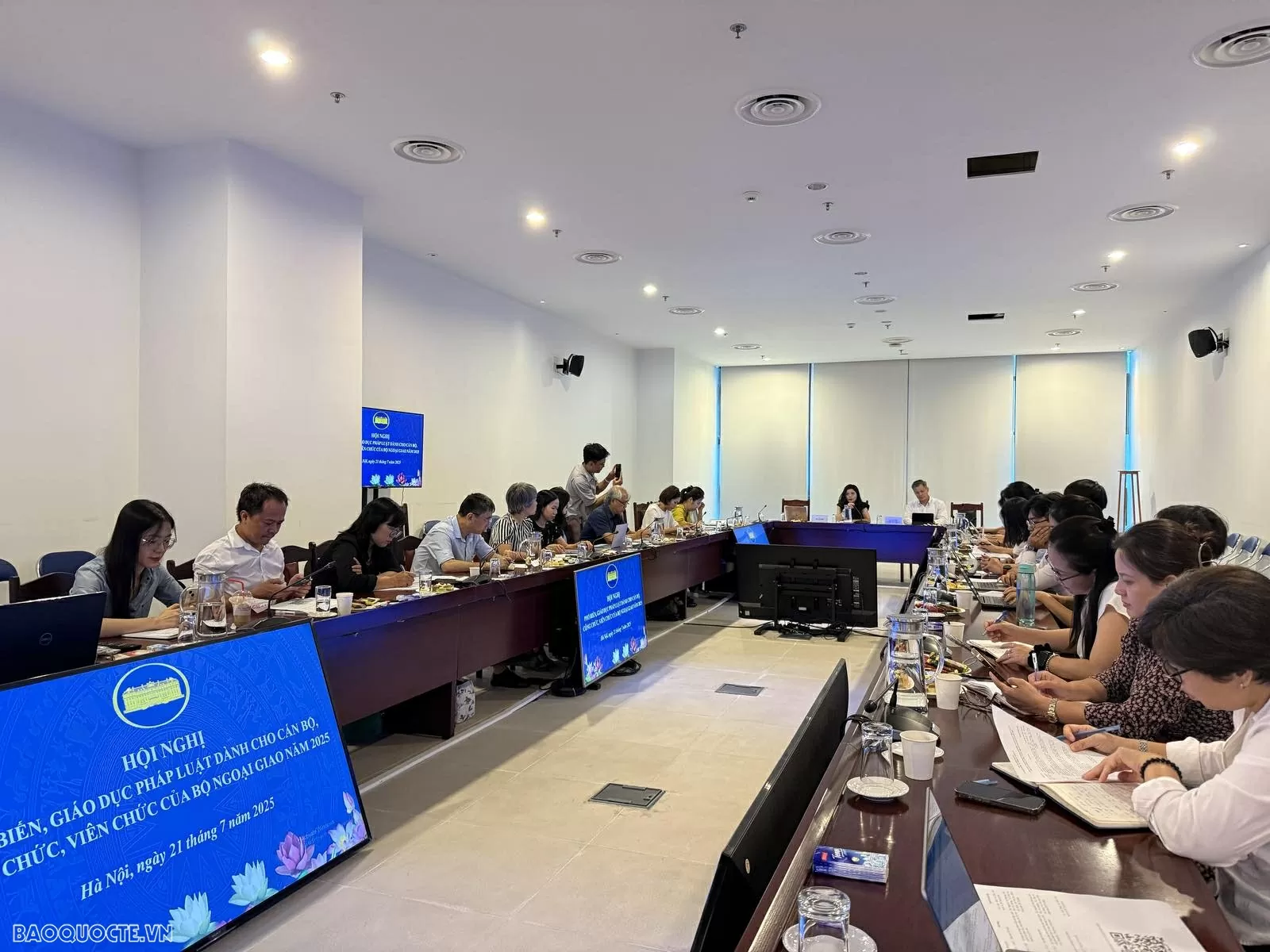 Tăng cường phổ biến, giáo dục pháp luật và tập huấn kỹ năng lập pháp dành cho cán bộ, công chức, viên chức Bộ Ngoại giao