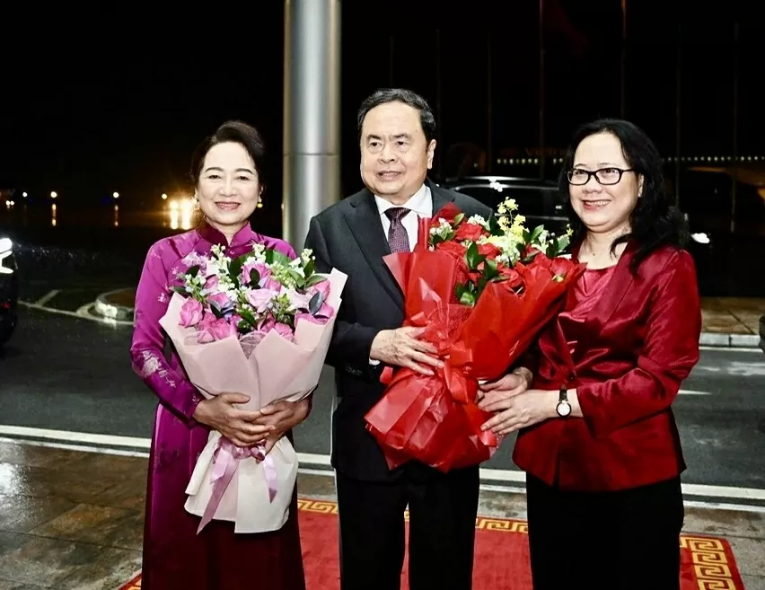 Lễ tiễn Chủ tịch Quốc hội Trần Thanh Mẫn và Phu nhân lên đường tham dự Hội nghị các Chủ tịch Quốc hội thế giới lần thứ 6 tại Thụy Sĩ, thăm chính thức Cộng hoà Senegal, Vương quốc Morocco.