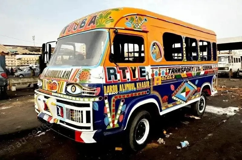 Khám phá thế giới: 10 phương tiện công cộng độc đáo nhất thế giới