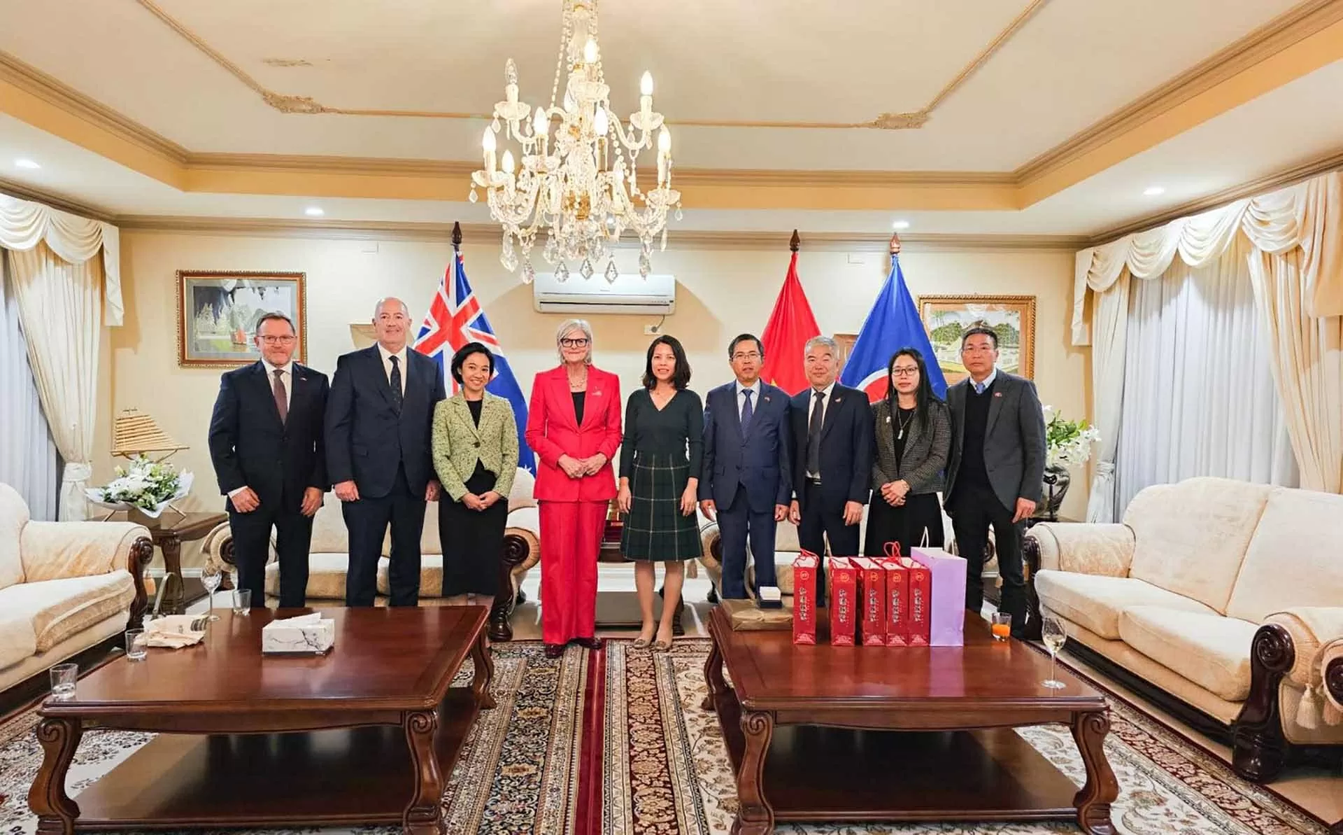 Toàn quyền Australia đánh giá cao những thành tựu phát triển kinh tế, xã hội vượt bậc của Việt Nam trong những năm qua Toàn quyền Australia đánh giá cao những thành tựu phát triển kinh tế, xã hội vượt bậc của Việt Nam trong những năm qua