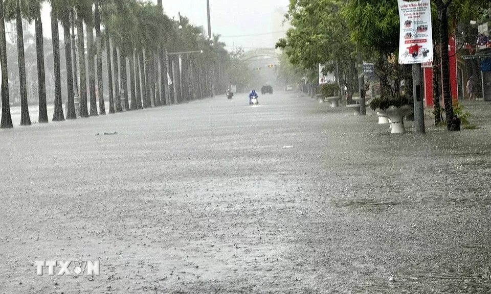 Nhiều khu vực tại Thanh Hóa, Ninh Bình ngập úng cục bộ do bão số 3