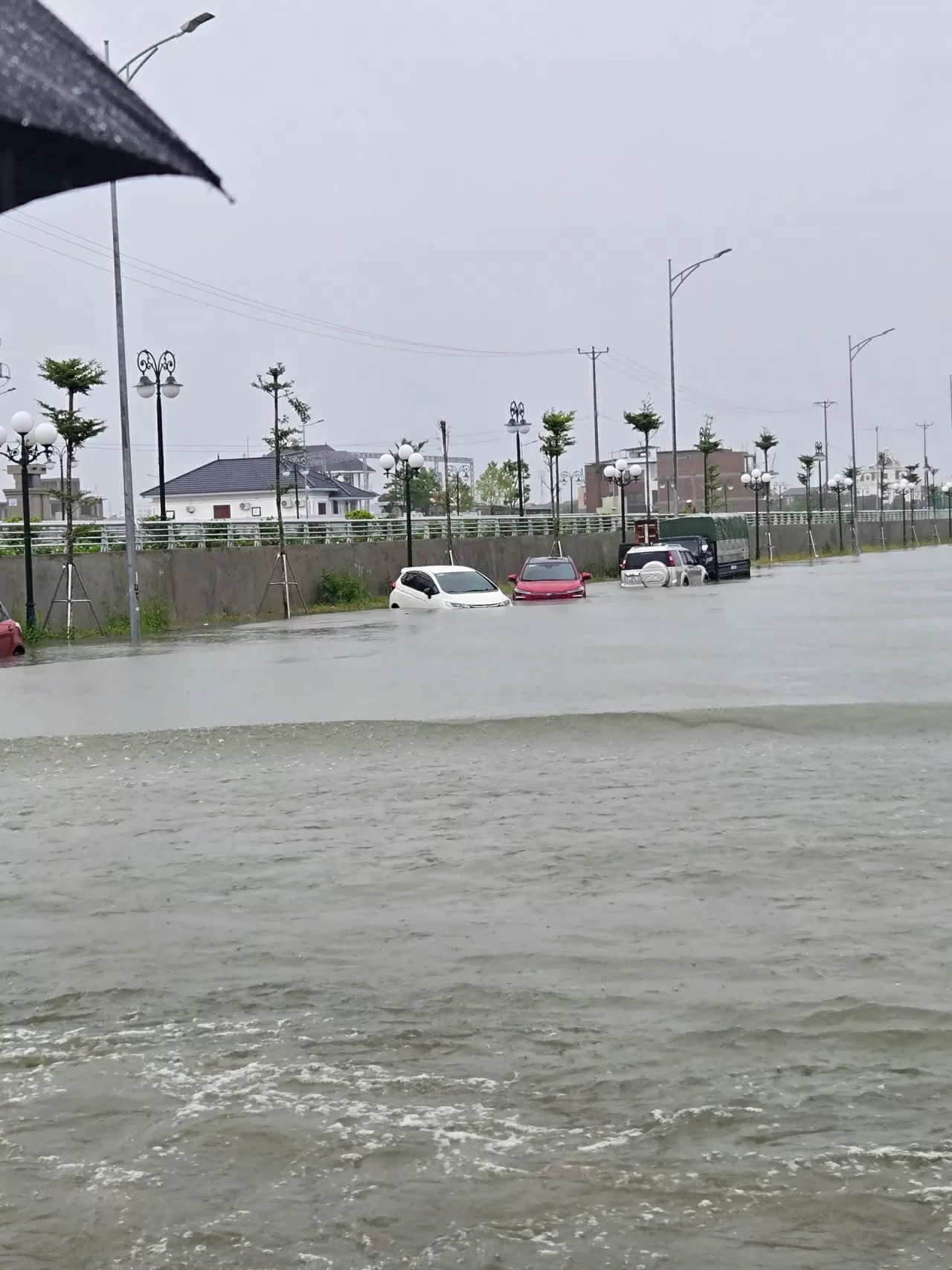 Khu trung tâm tỉnh Thanh Hóa ngập do bão