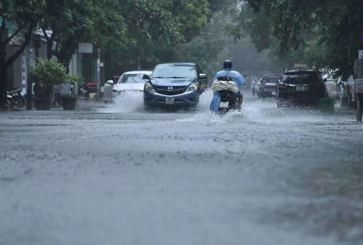 Mưa lớn do bão số 3 (bão Wipha), nhiều tuyến phố trung tâm Thanh Hóa bị ngập nặng Mưa lớn do bão số 3 (bão Wipha), nhiều tuyến phố trung tâm Thanh Hóa bị ngập nặng