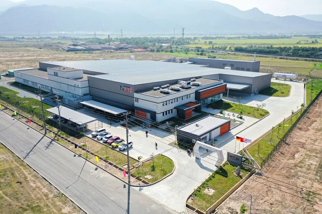 Nhà máy dệt Nhuộm Ninh Thuận – dự án thứ 2 của Tập đoàn Südwolle Group (Đức) do Đại Dũng Group làm tổng thầu. Nhà máy dệt Nhuộm Ninh Thuận – dự án thứ 2 của Tập đoàn Südwolle Group (Đức) do Đại Dũng Group làm tổng thầu.