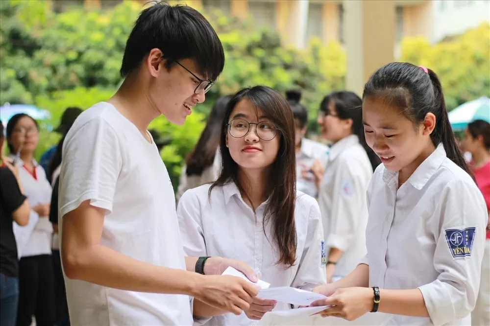 Thêm nhiều trường đại học công bố điểm sàn xét tuyển năm 2025 Thêm nhiều trường đại học công bố điểm sàn xét tuyển năm 2025