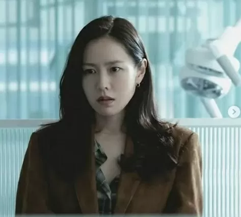 Sau sinh con đầu lòng, Son Ye Jin trở lại phim điện ảnh thể loại tâm lý, giật gân Sau sinh con đầu lòng, Son Ye Jin trở lại phim điện ảnh thể loại tâm lý, giật gân
