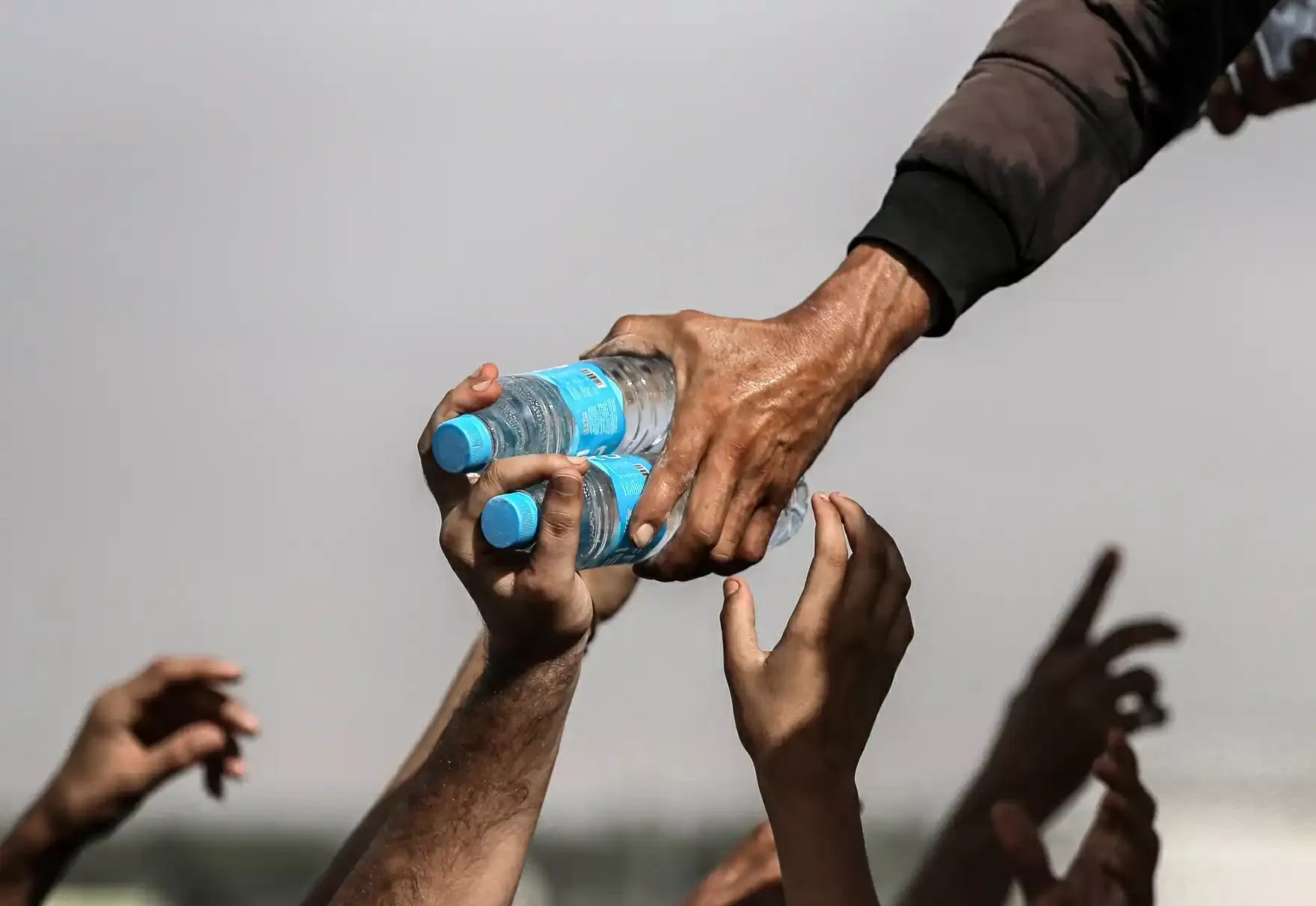 Giải thưởng nhiếp ảnh Prix Pictet 2025: Những ‘cơn bão’ của thời đại Giải thưởng nhiếp ảnh Prix Pictet 2025: Những ‘cơn bão’ của thời đại