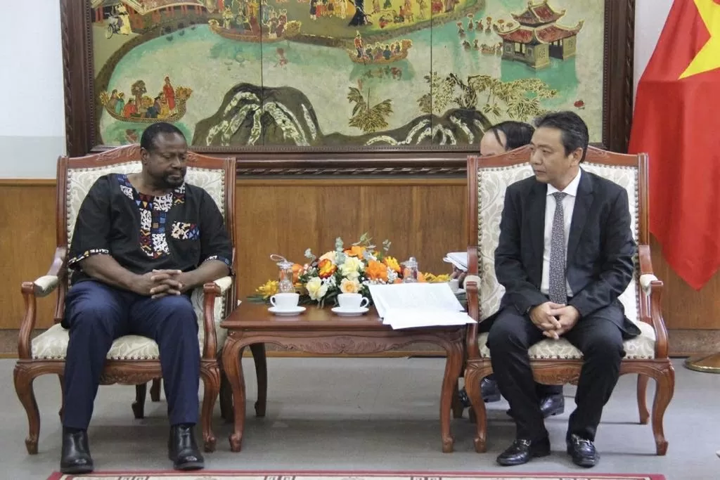 Chuyên gia UNESCO sẵn sàng hỗ trợ Việt Nam trong bảo tồn, phát huy giá trị của di sản tư liệu UNESCO sẵn sàng hỗ trợ Việt Nam trong bảo tồn, phát huy giá trị của di sản tư liệu