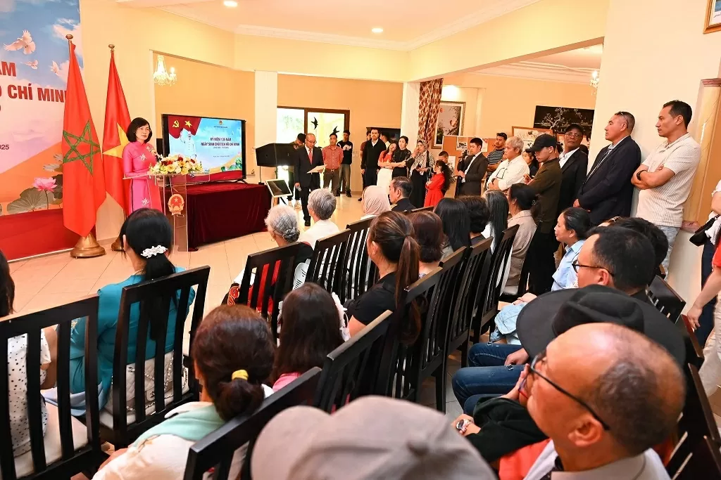 Đại sứ Lê Kim Quy: Chuyến thăm Đại sứ Lê Kim Quy: Chuyến thăm