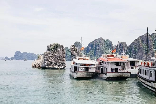 Chuyên gia tâm học đưa ra lời khuyên sau vụ lật tàu du lịch ở Hạ Long Chuyên gia tâm lý học đưa ra lời khuyên sau vụ lật tàu du lịch ở Hạ Long