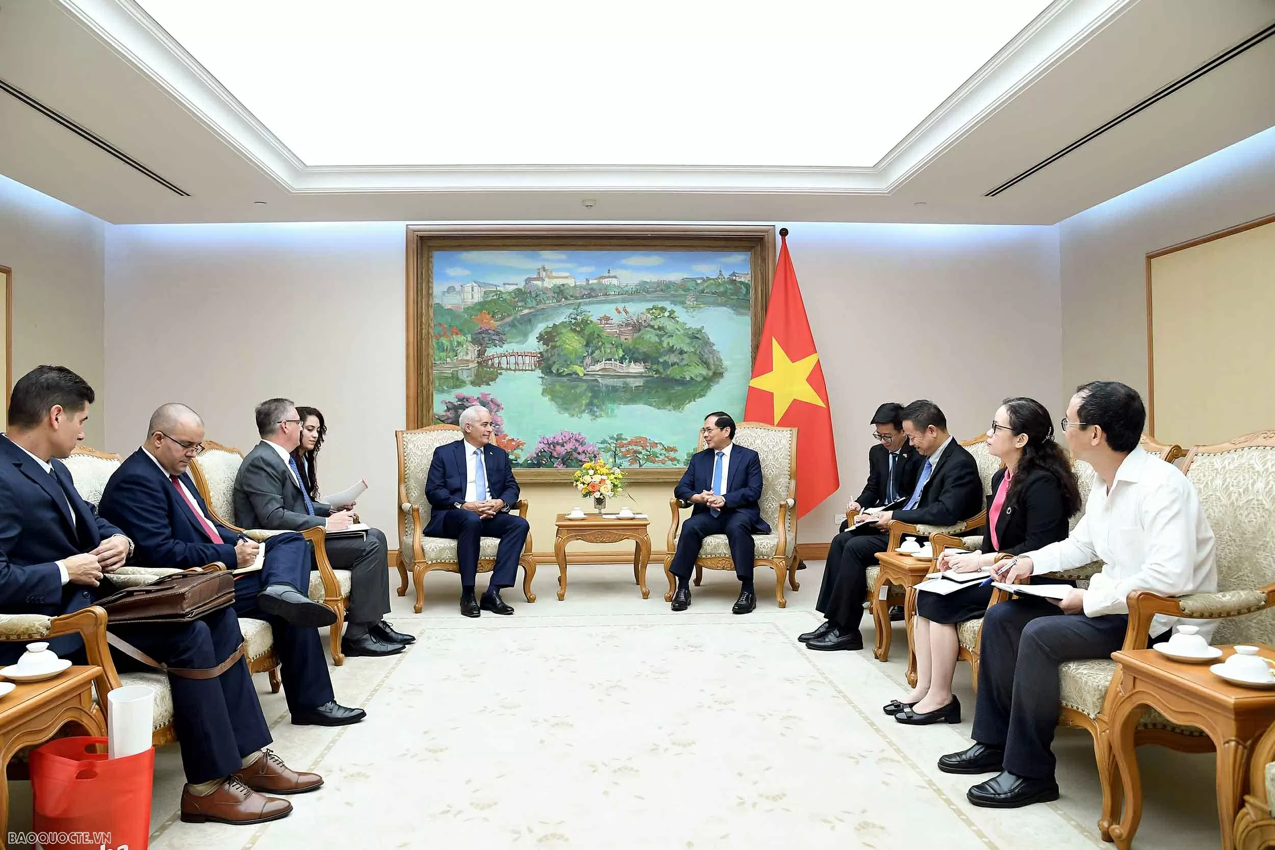Phó Thủ tướng, Bộ trưởng Bùi Thanh Sơn tiếp Thứ trưởng Thứ nhất Bộ Ngoại giao Cuba