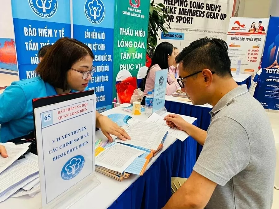 Mức đóng bảo hiểm y tế của cán bộ công chức mới nhất năm 2025