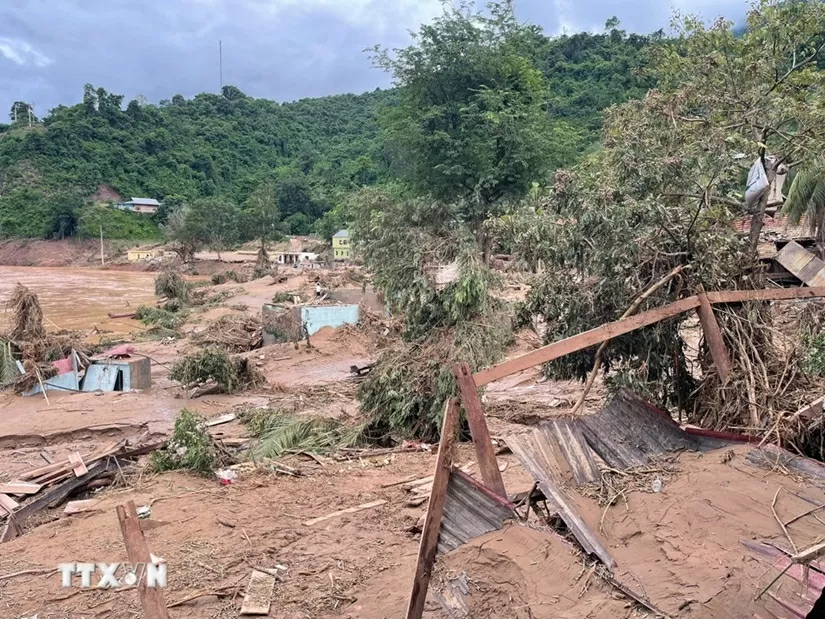 Nghệ An: Xã biên giới Mỹ Lý tan hoang sau mưa lũ Nghệ An: Xã biên giới Mỹ Lý tan hoang sau mưa lũ