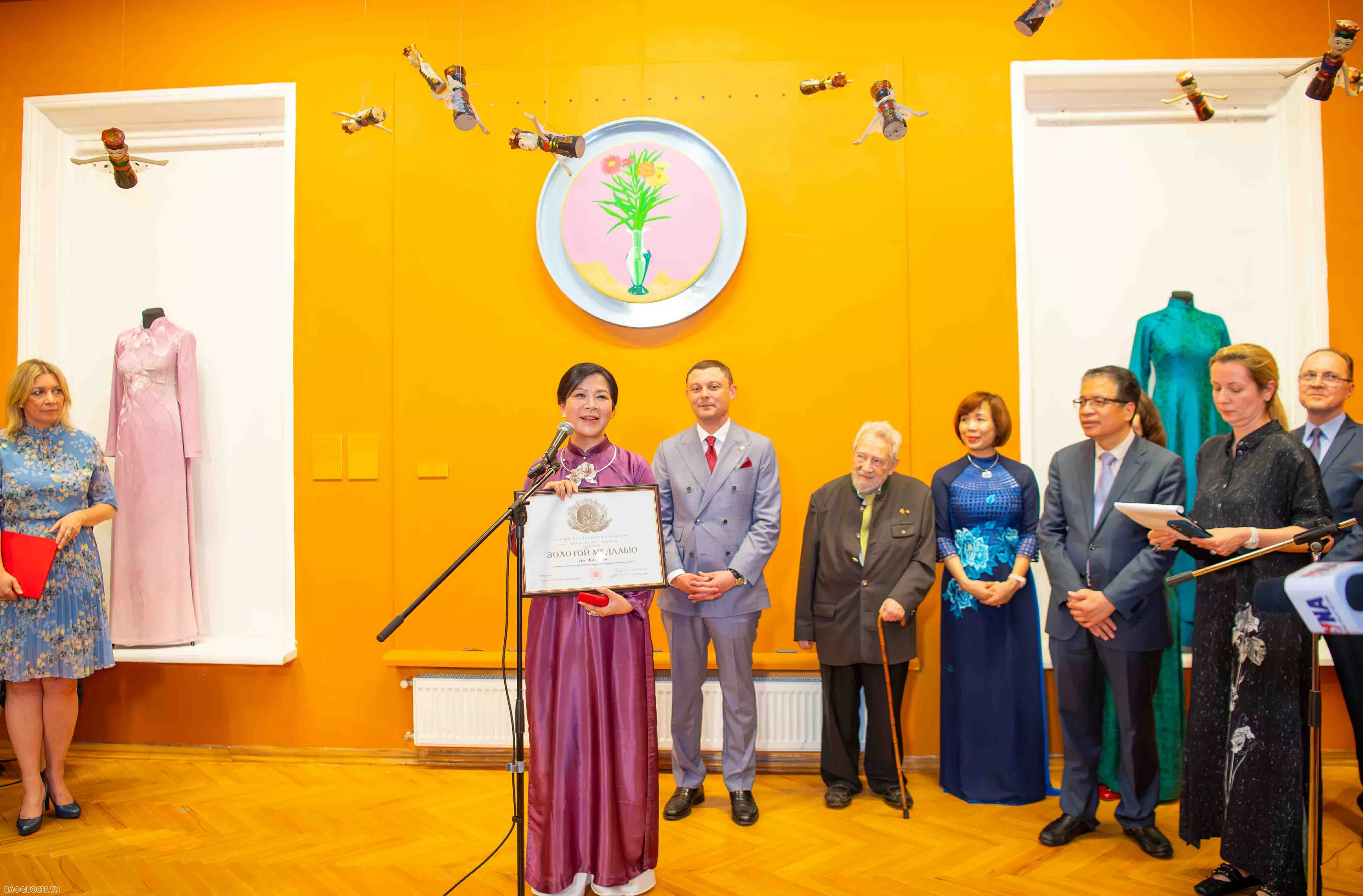 Tình nghĩa thầy và trò Việt - Nga qua triển lãm ở Moscow