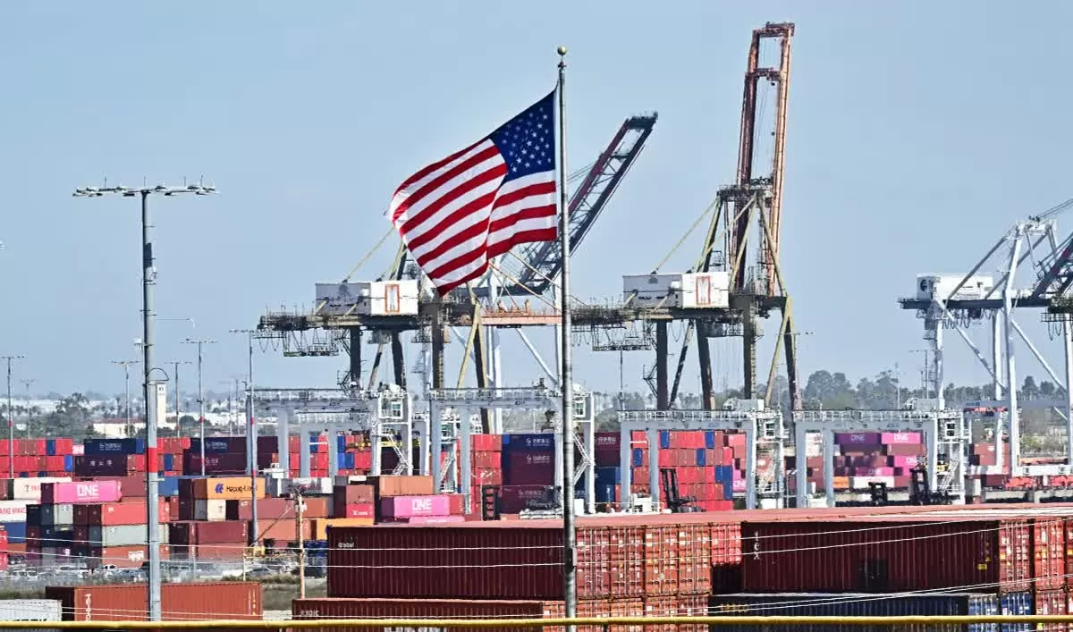 Trước giờ G, ông Trump tuyên bố sẽ áp thuế rất, rất đơn giản, mức 50% sẽ được áp dụng cho một số nước