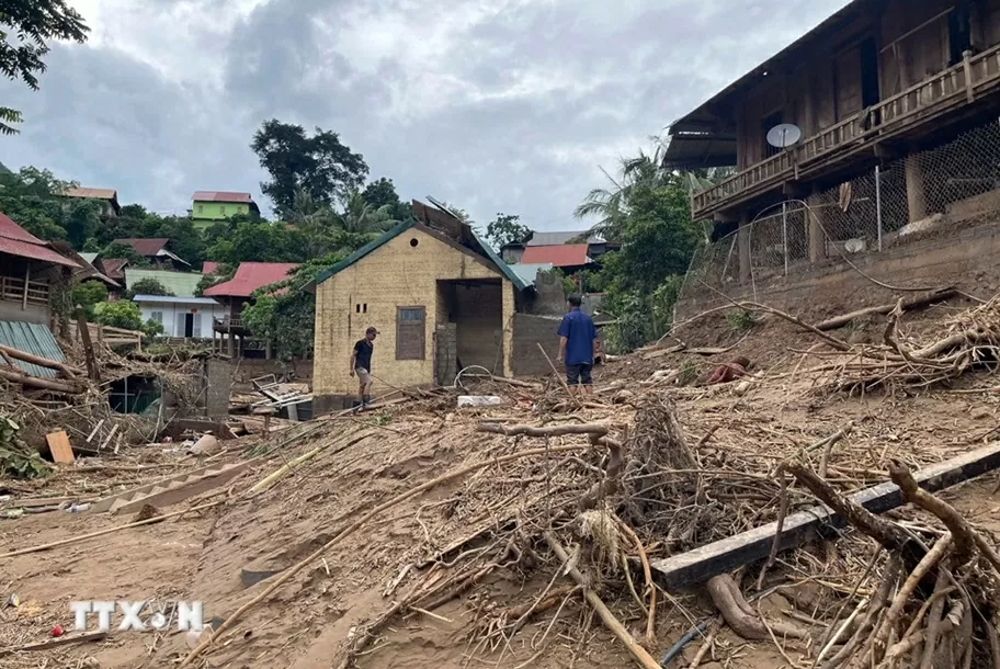 Nghệ An: Xã biên giới Mỹ Lý tan hoang sau mưa lũ