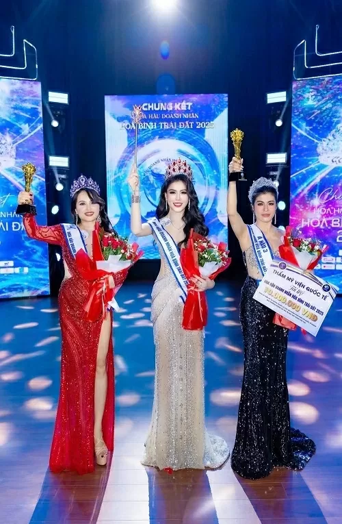 Doanh nhân gốc Tiền Giang đăng quang Hoa hậu Doanh nhân Hòa bình Trái đất 2025