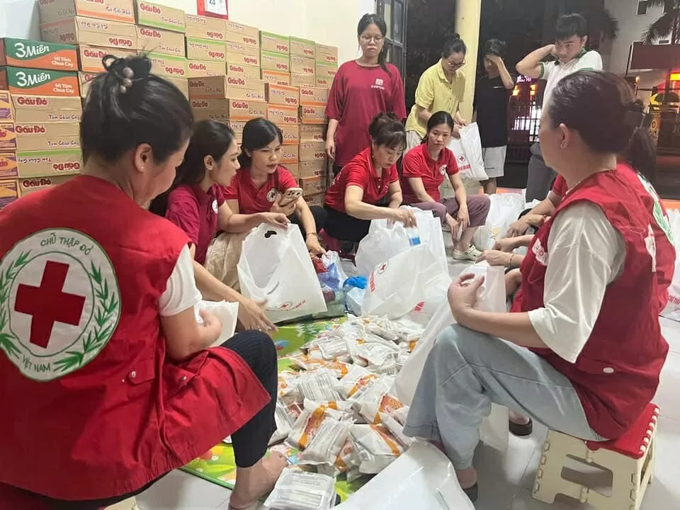 Gần 650 triệu đồng cứu trợ khẩn cấp người dân vùng lũ Nghệ An
