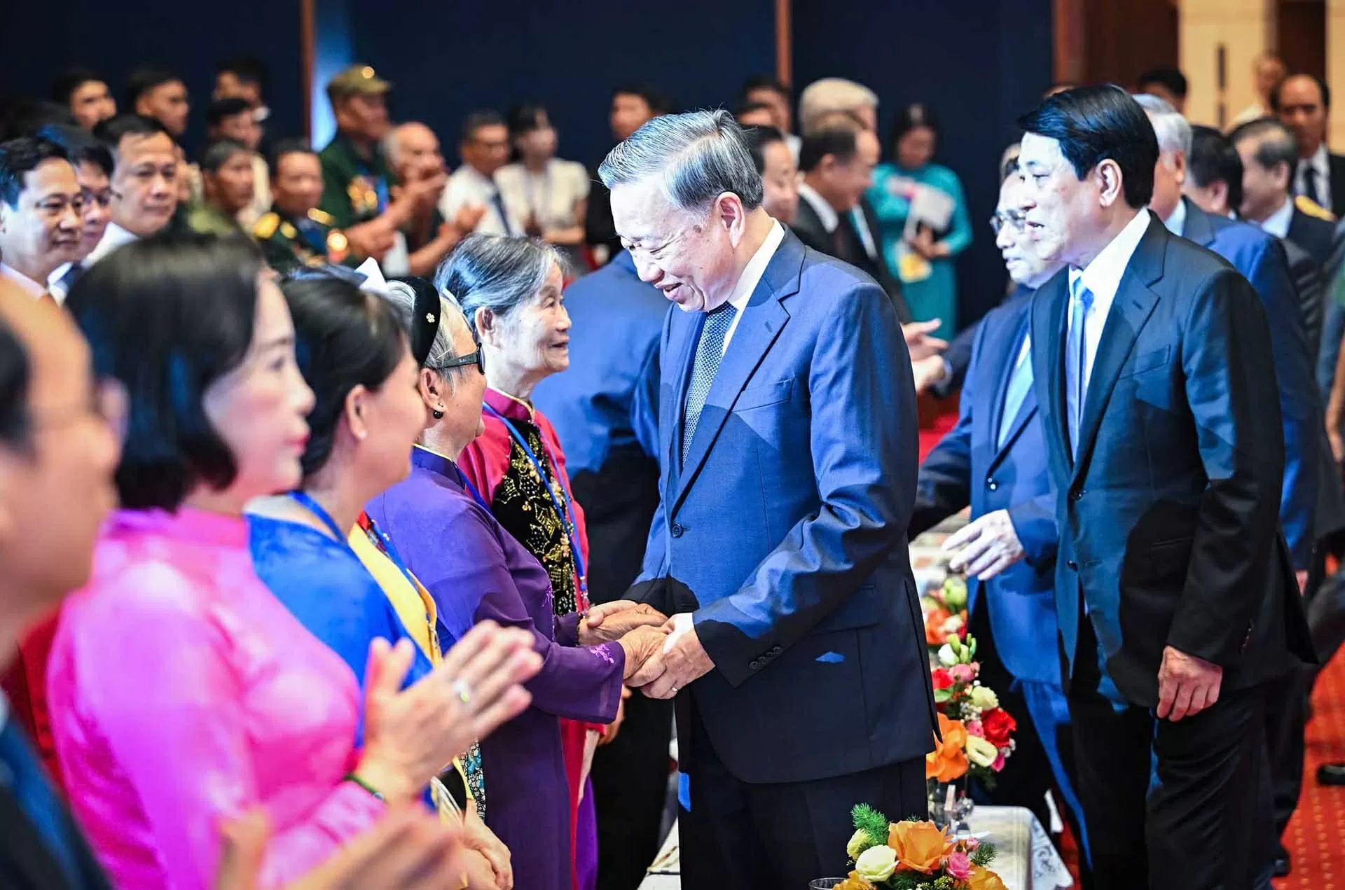 Chăm lo, thực hiện chính sách ưu đãi người có công với cách mạng là bổn phận, nhiệm vụ thường xuyên, lâu dài Chăm lo, thực hiện chính sách ưu đãi người có công với cách mạng là bổn phận, nhiệm vụ thường xuyên, lâu dài