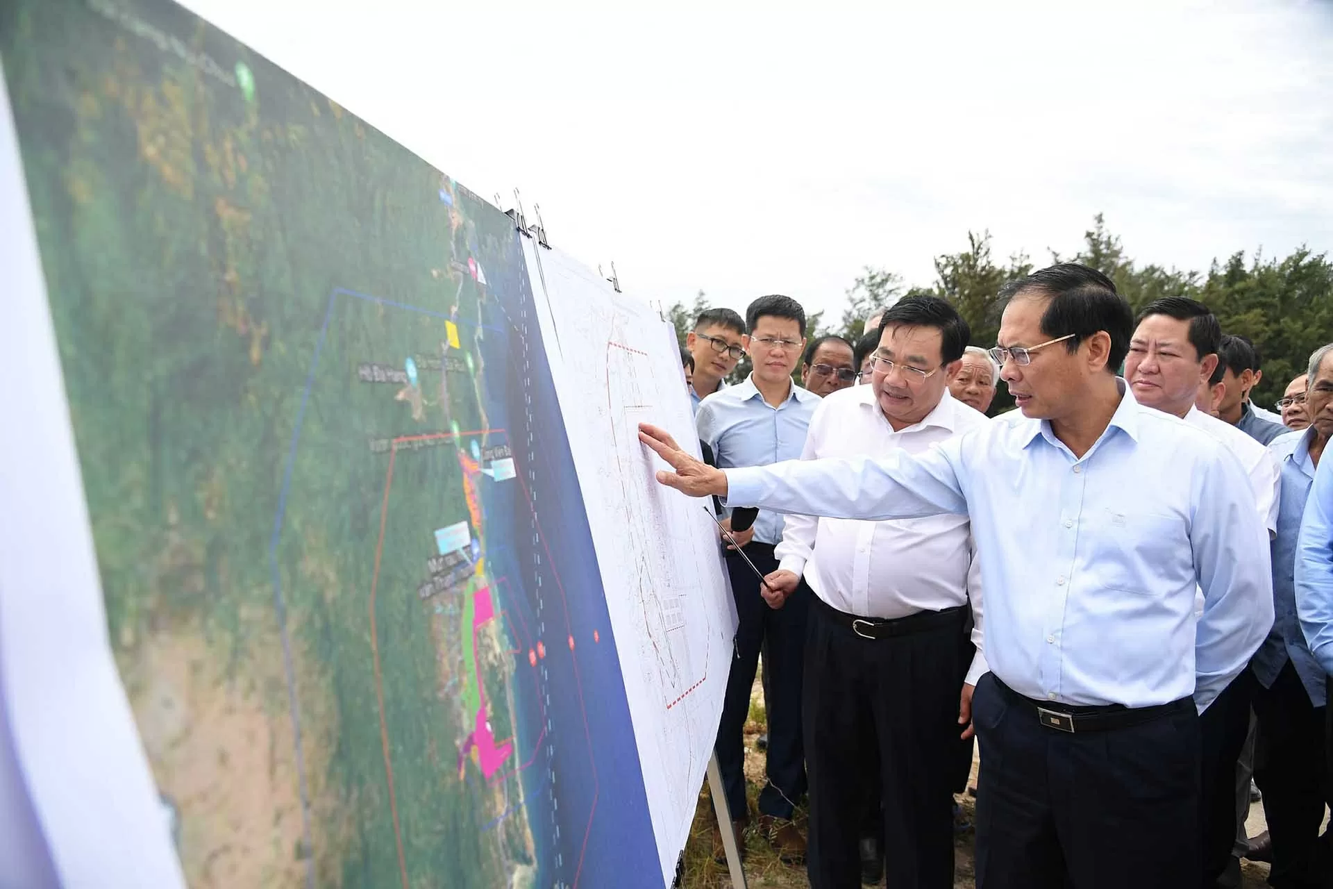 Phó Thủ tướng Bùi Thanh Sơn làm việc với tỉnh Khánh Hòa về các nhà máy điện hạt nhân