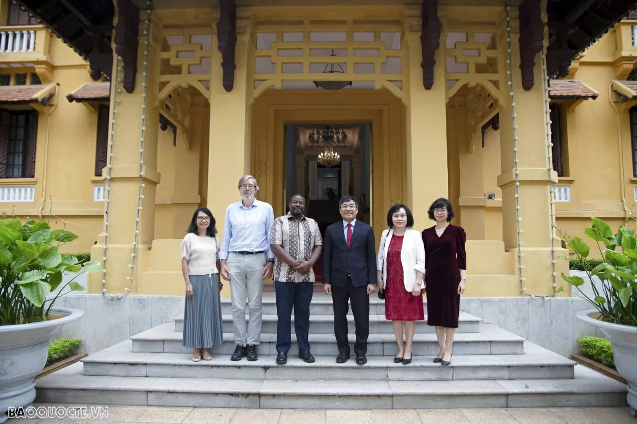 Việt Nam thúc đẩy hợp tác với UNESCO trong bảo tồn Di sản tư liệu