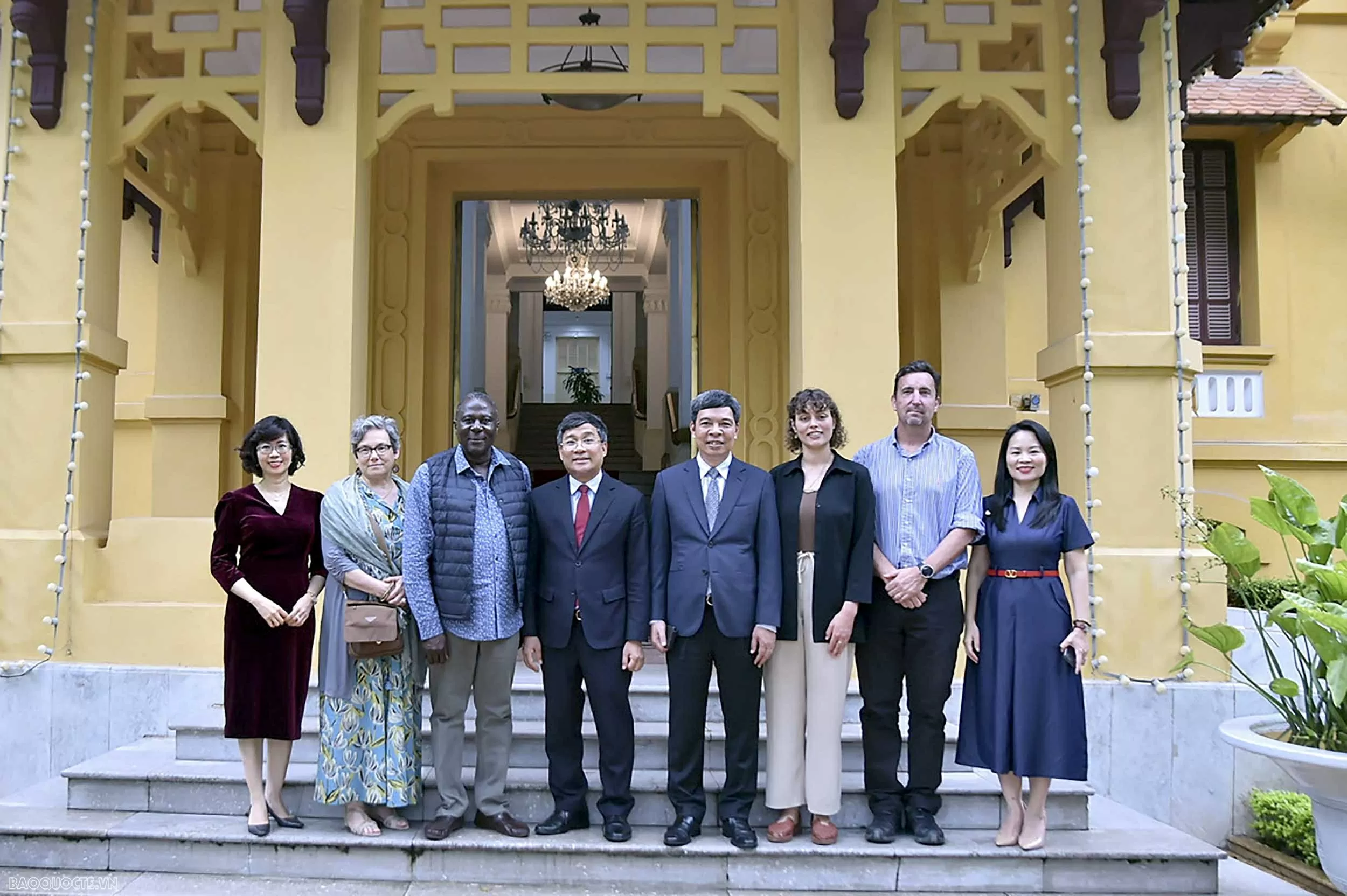Tăng cường hợp tác với Trung tâm Di sản thế giới UNESCO, ICOMOS xây dựng Hồ sơ phục dựng Chính điện Kính Thiên