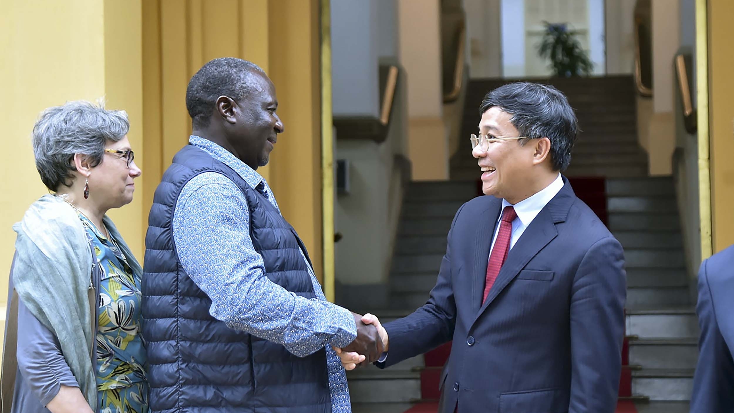 Tăng cường hợp tác với Trung tâm Di sản thế giới UNESCO, ICOMOS xây dựng Hồ sơ phục dựng Chính điện Kính Thiên