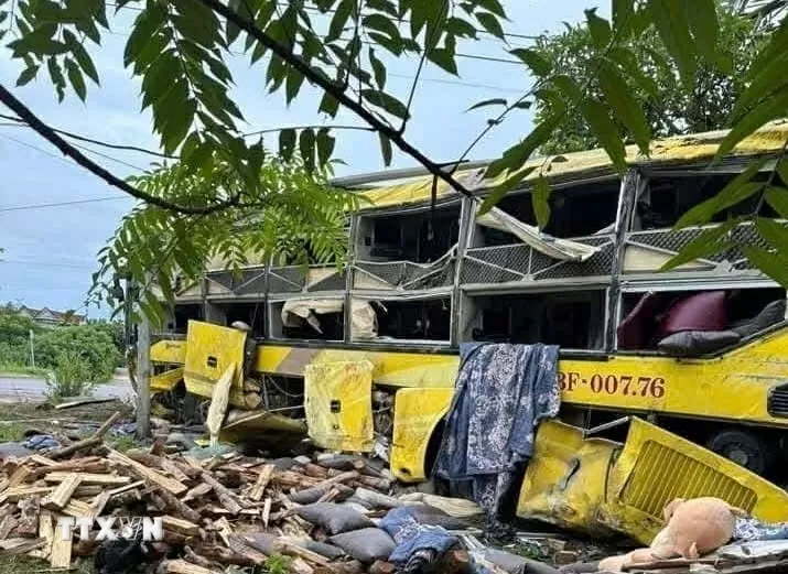 Vụ tai nạn giao thông đặc biệt nghiêm trọng lật xe khách tại Hà Tĩnh