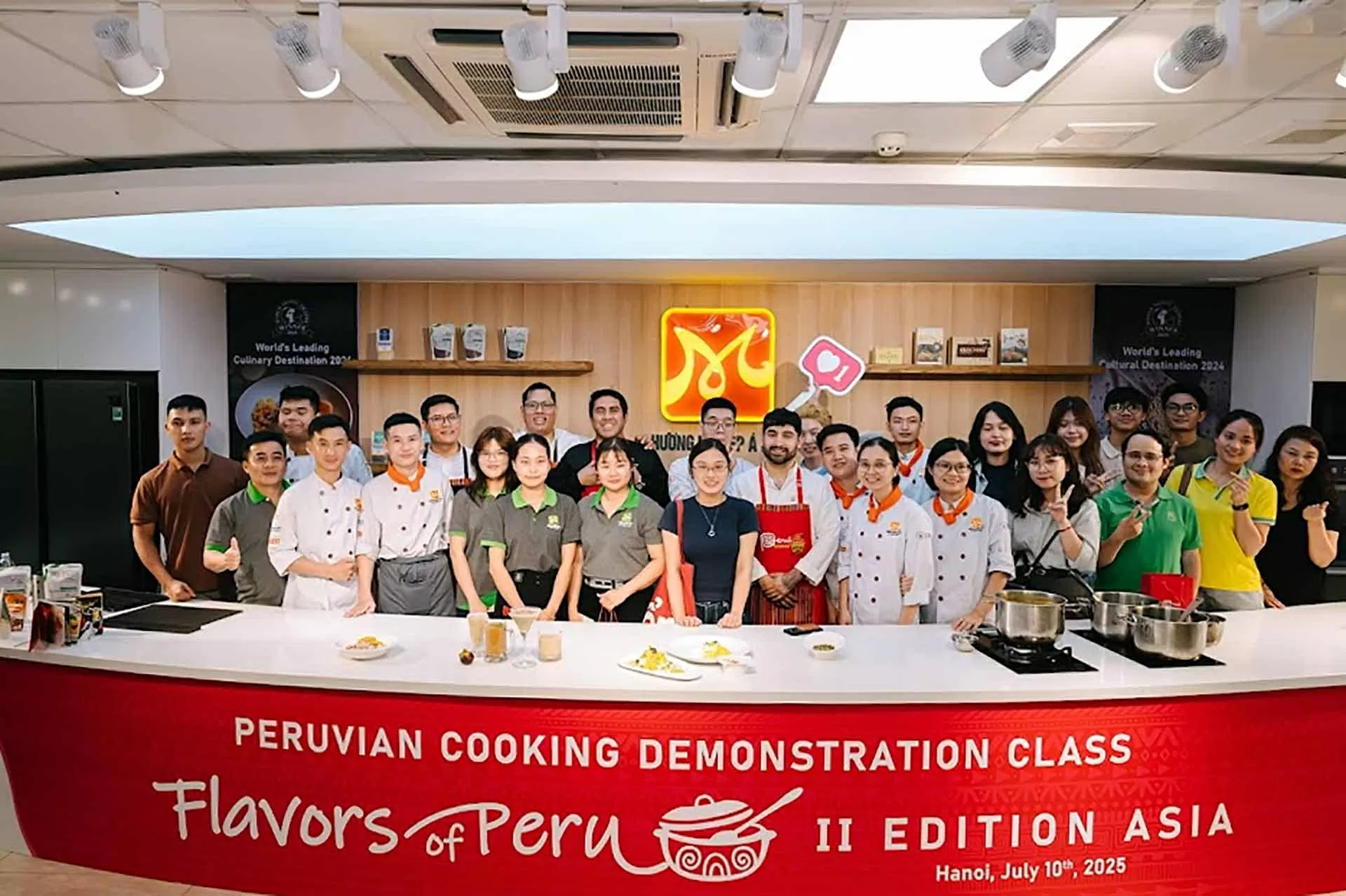 Tuần lễ ẩm thực Peru tại Hướng nghiệp Á - Âu, ngày 10/7. (Nguồn: Đại sứ quán Peru tại Việt Nam) Tuần lễ ẩm thực Peru tại Hướng nghiệp Á - Âu, ngày 10/7. (Nguồn: Đại sứ quán Peru tại Việt Nam)